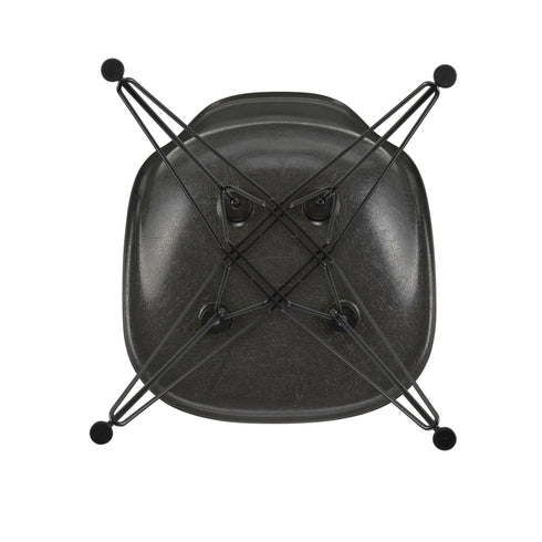 Cadeira Eames DSR em Fibra de Vidro / Base Preta